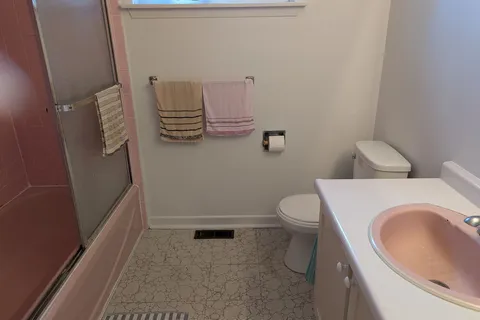 9 Crossen Dr, Toronto, ON M2M 1N7