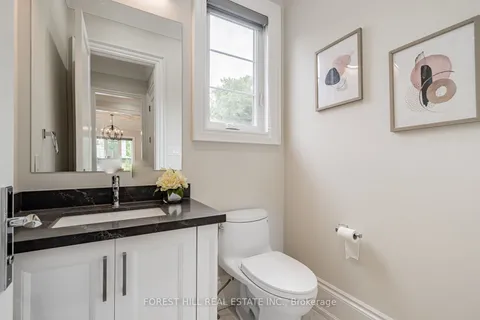 5 Charlemagne Dr, Toronto, ON M2N 4H7