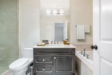 136 Bowood Avenue, ON M4N 1Y5