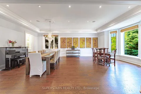 643 Glencairn Ave, Toronto, ON M6B 1Z6