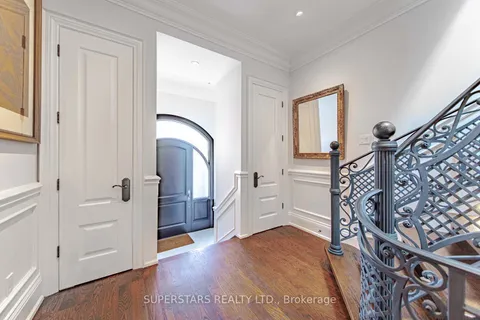 643 Glencairn Ave, Toronto, ON M6B 1Z6