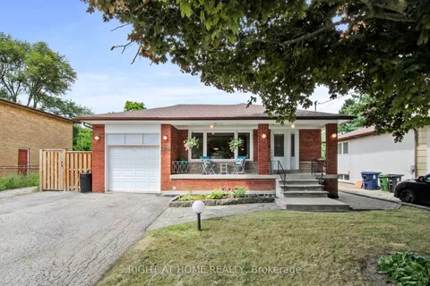 220 Homewood Ave, Toronto, ON M2M 1K6