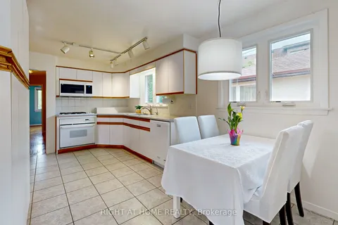 220 Homewood Ave, Toronto, ON M2M 1K6