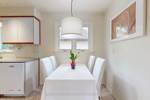 220 Homewood Ave, Toronto, ON M2M 1K6