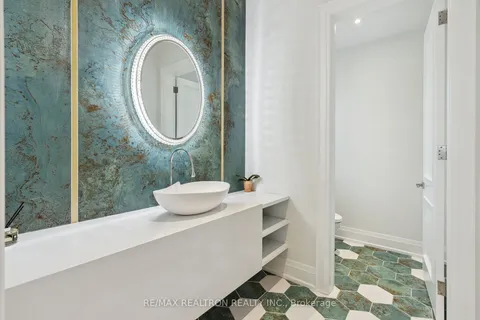 62 Craigmore Cres, Toronto, ON M2N 2Y7