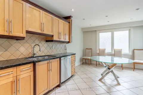 50 Russfax Dr, Toronto, ON M2R 3B1