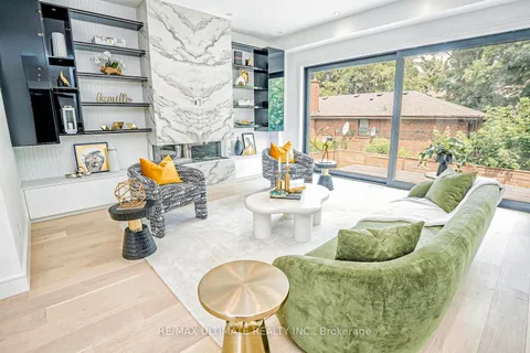 4 Burleigh Heights Dr, Toronto, ON M2K 1Y7