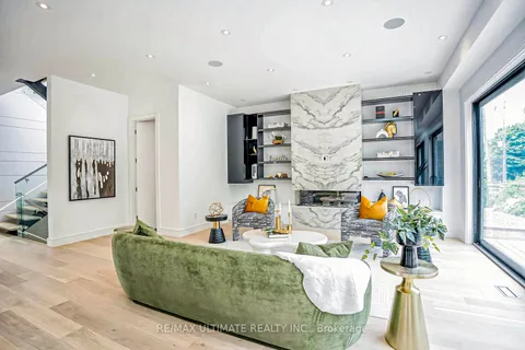4 Burleigh Heights Dr, Toronto, ON M2K 1Y7