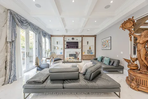 231 Old Yonge St, Toronto, ON M2P 1R5