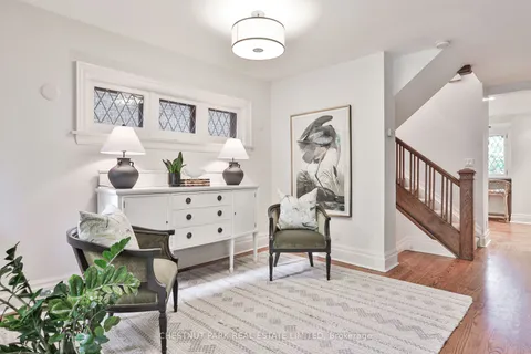 12 Wychwood Park, Toronto, ON M6G 2V5