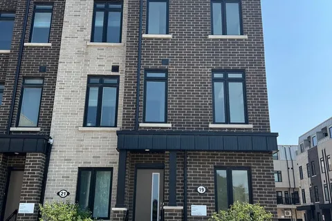 100 Bartley Dr, Toronto, ON M4A 1C5