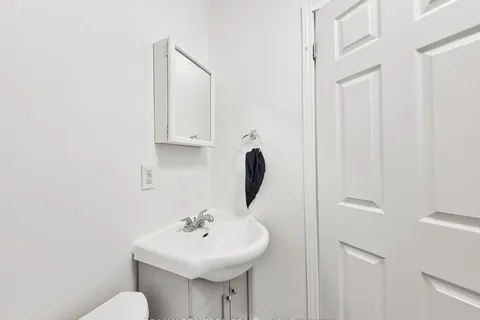 185 Steeles Ave, Toronto, ON M2M 3Y6