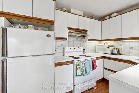 120 Bevdale Rd, Toronto, ON M2R 1L7