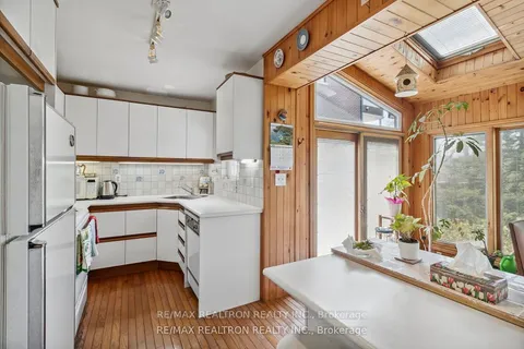 120 Bevdale Rd, Toronto, ON M2R 1L7