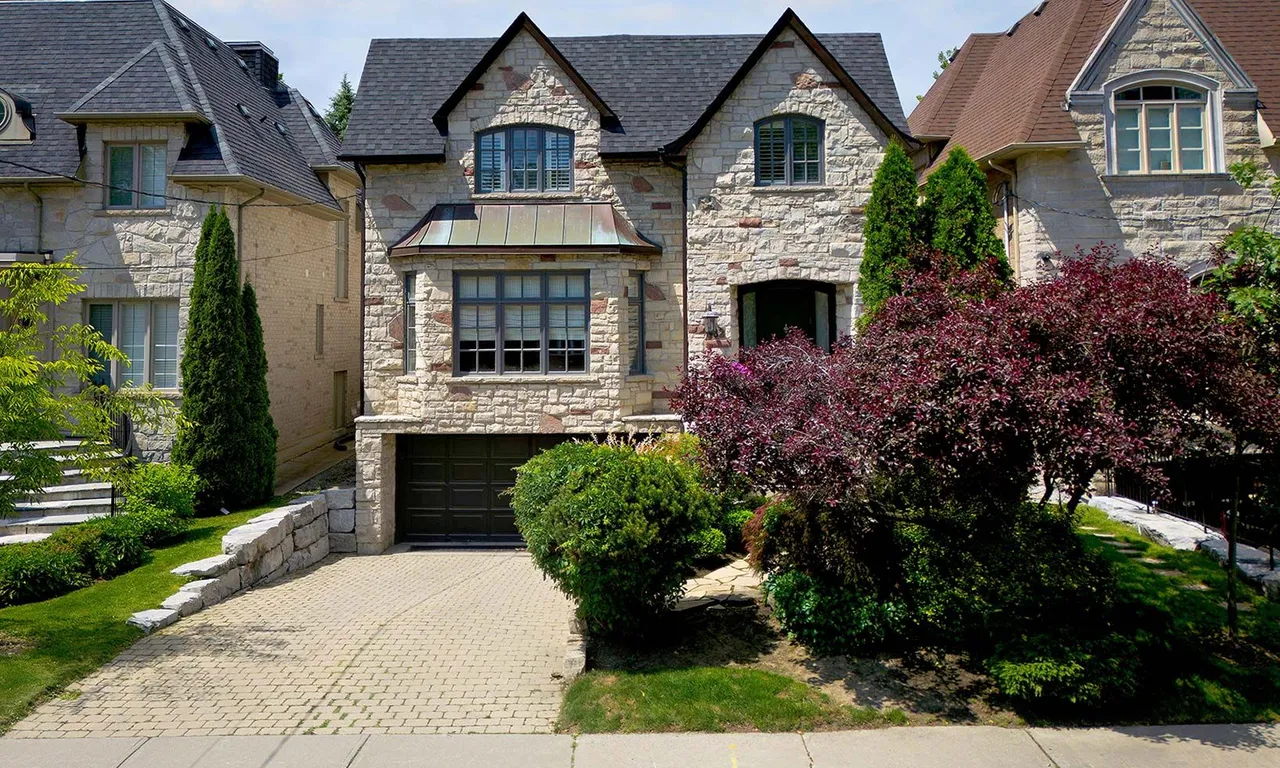 382 Bedford Park Ave, Toronto, ON M5M 1J8
