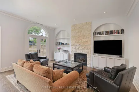 382 Bedford Park Ave, Toronto, ON M5M 1J8