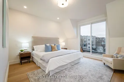 303 Wychwood Ave, Toronto, ON M6C 2T6