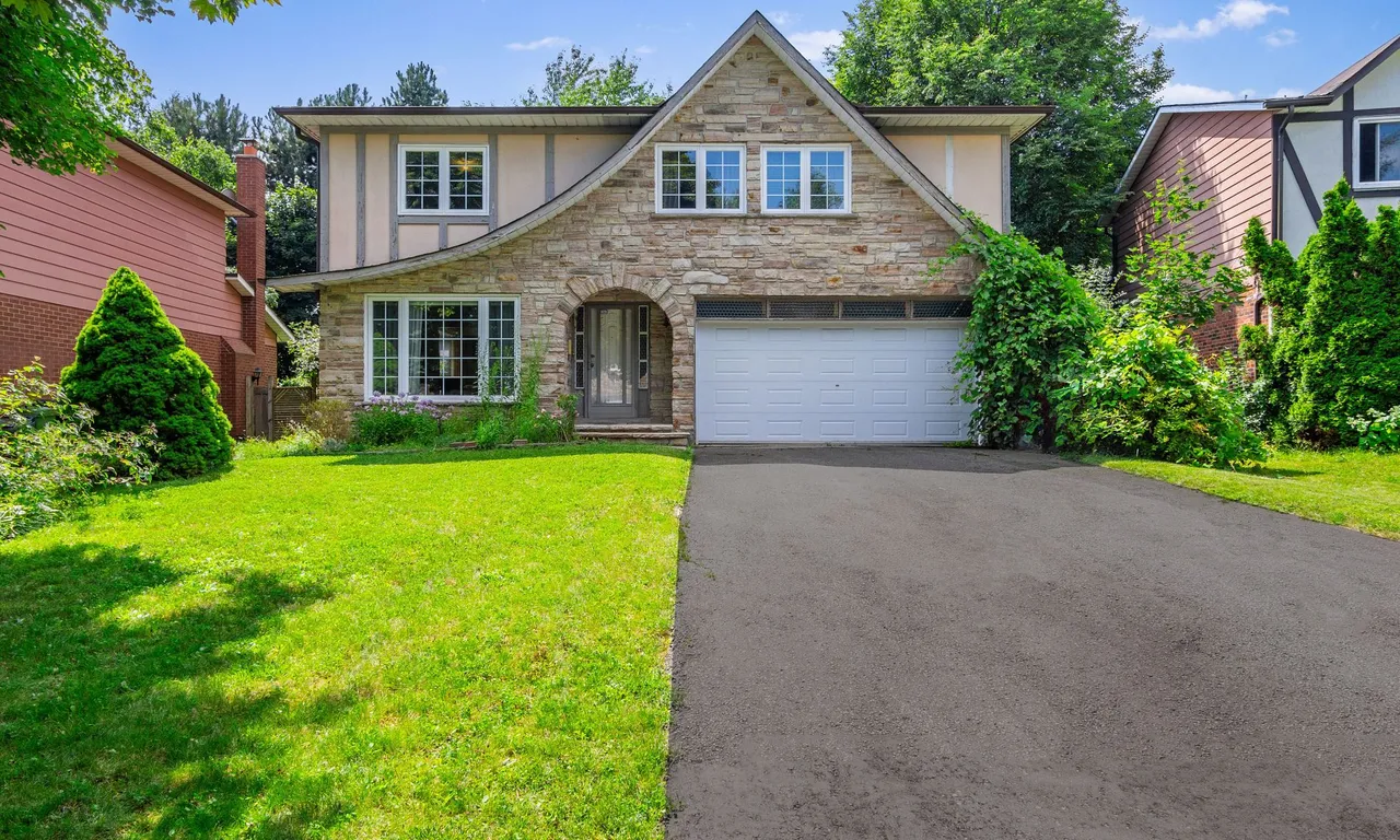 44 Seneca Hill Dr, Toronto, ON M2J 2W4