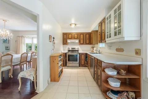 44 Seneca Hill Dr, Toronto, ON M2J 2W4