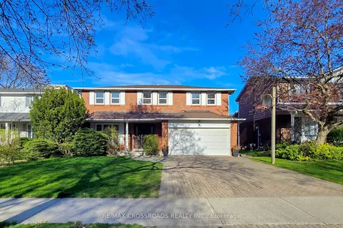128 Abbeywood Tr, Toronto, ON M3B 3B5