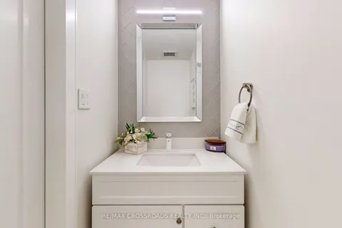 128 Abbeywood Tr, Toronto, ON M3B 3B5