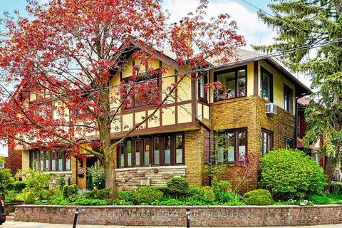 30 Wells St, Toronto, ON M5R 1P2