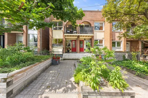134 Dupont St, Toronto, ON M5R 1V2