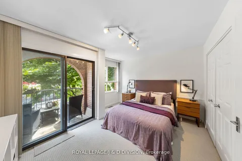 134 Dupont St, Toronto, ON M5R 1V2
