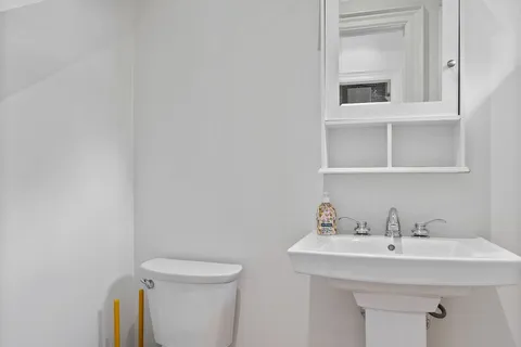 48 Crescent Rd, Toronto, ON M4W 1S9