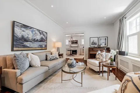 32 Roxborough Street, Toronto, ON M4W 1V6