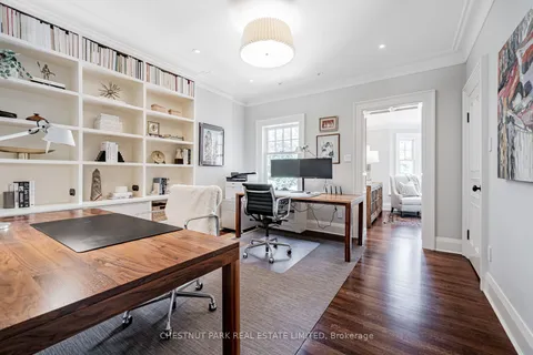 32 Roxborough Street, Toronto, ON M4W 1V6