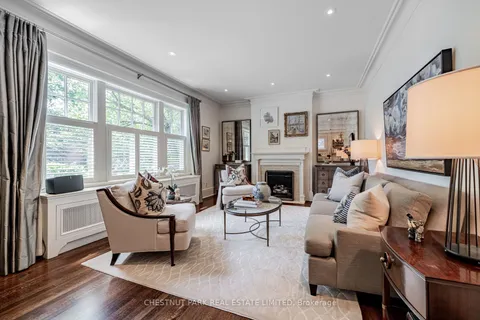 32 Roxborough Street, Toronto, ON M4W 1V6