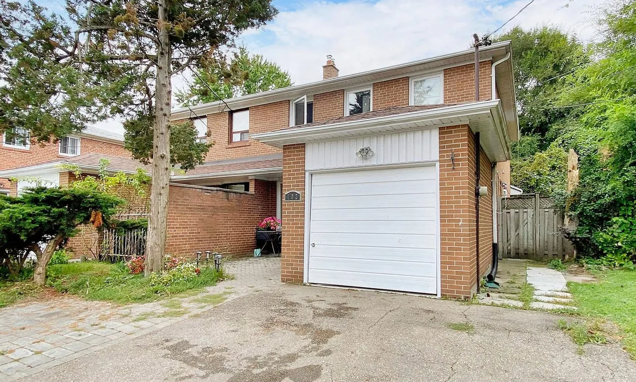 102 Tanjoe Cres, Toronto, ON M2M 1P7