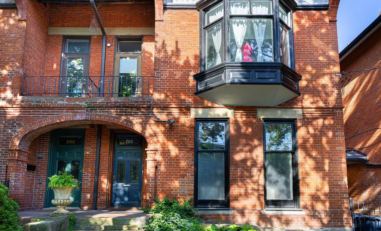 288 Sherbourne St, Toronto, ON M5A 2S1