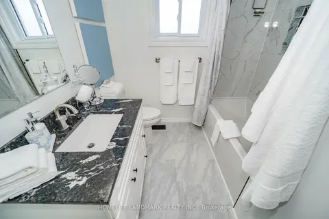 96 Cresthaven Dr, Toronto, ON M2H 1M6