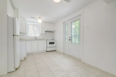 64 RUSCICA Dr, Toronto, ON M4A 1R4