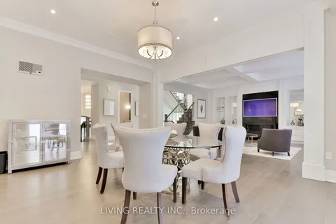 162 Cummer Ave, Toronto, ON M2M 0B7
