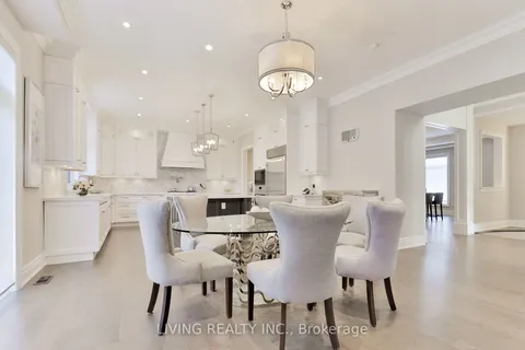 162 Cummer Ave, Toronto, ON M2M 0B7