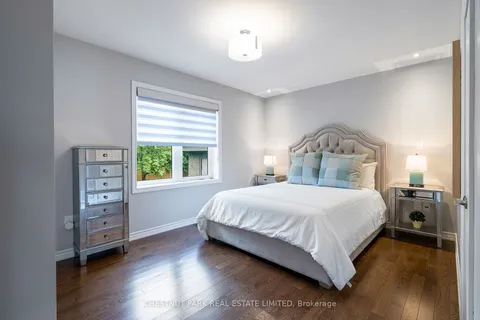 19 Vinci Cres, Toronto, ON M3H 2Y6