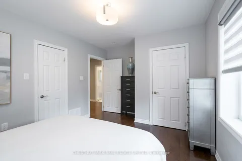 19 Vinci Cres, Toronto, ON M3H 2Y6