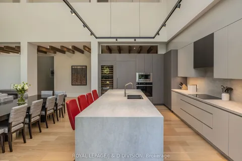 9 Campbell Cres, Toronto, ON M2P 1P1