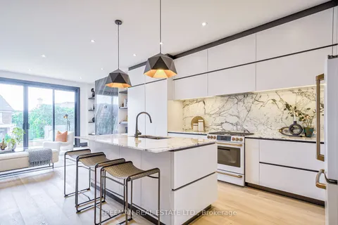 683 Glencairn Ave, Toronto, ON M6B 1Z8