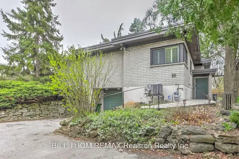 23 Carluke Cres, Toronto, ON M2L 2H7