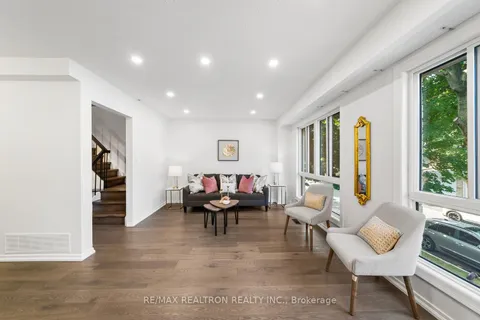 33 Clematis Rd, Toronto, ON M2J 4X1