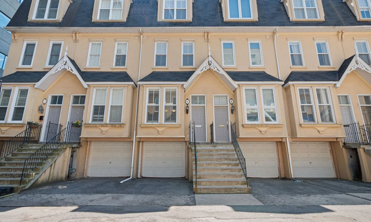 6 Joseph Salsberg Lane, Toronto, ON M6J 3W8