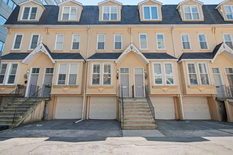 6 Joseph Salsberg Lane, Toronto, ON M6J 3W8
