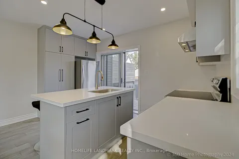 228 Benson Ave, Toronto, ON M6G 2J4