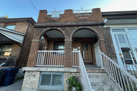 553 Vaughan Rd, Toronto, ON M6C 2R2