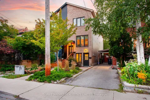 26 Greensides Ave, Toronto, ON M6G 3P6