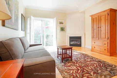 26 Greensides Ave, Toronto, ON M6G 3P6